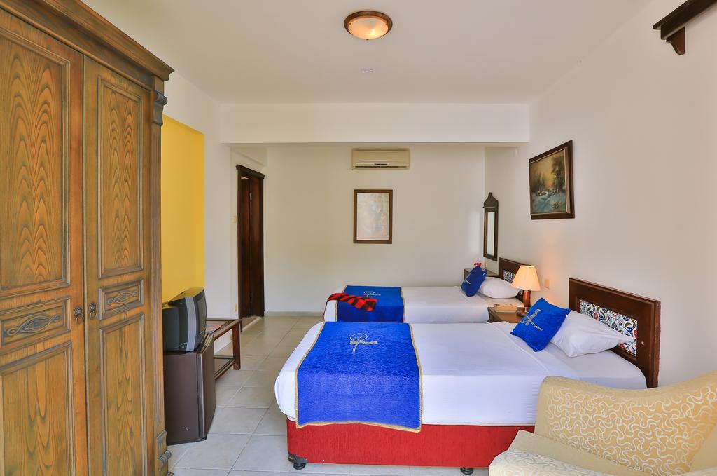 Sunny Garden Nilufer Hotel Turgutreis Extérieur photo